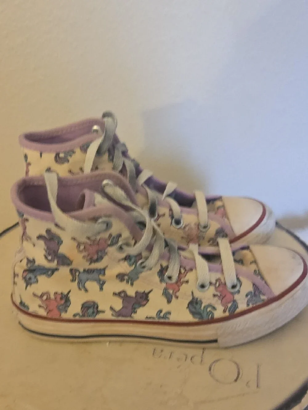 Converse Girls High-Top Unicorn Print Sneakers in Cream and Purple